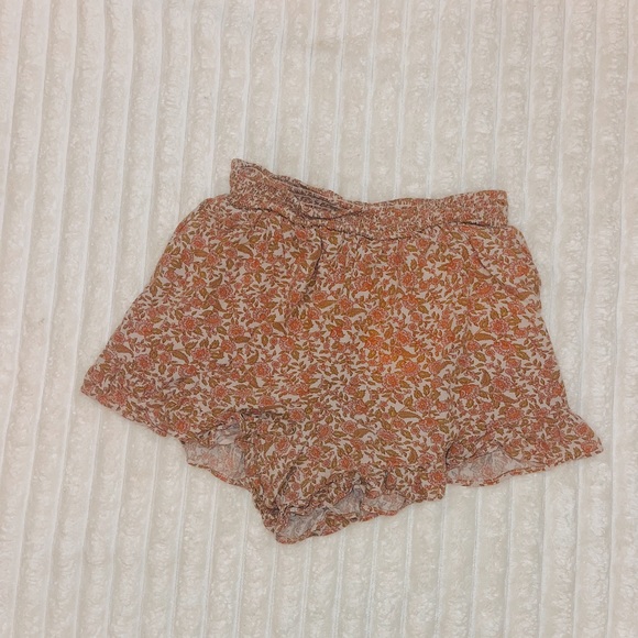 American Eagle flowy shorts with ruffles on the bottom - Picture 1 of 1